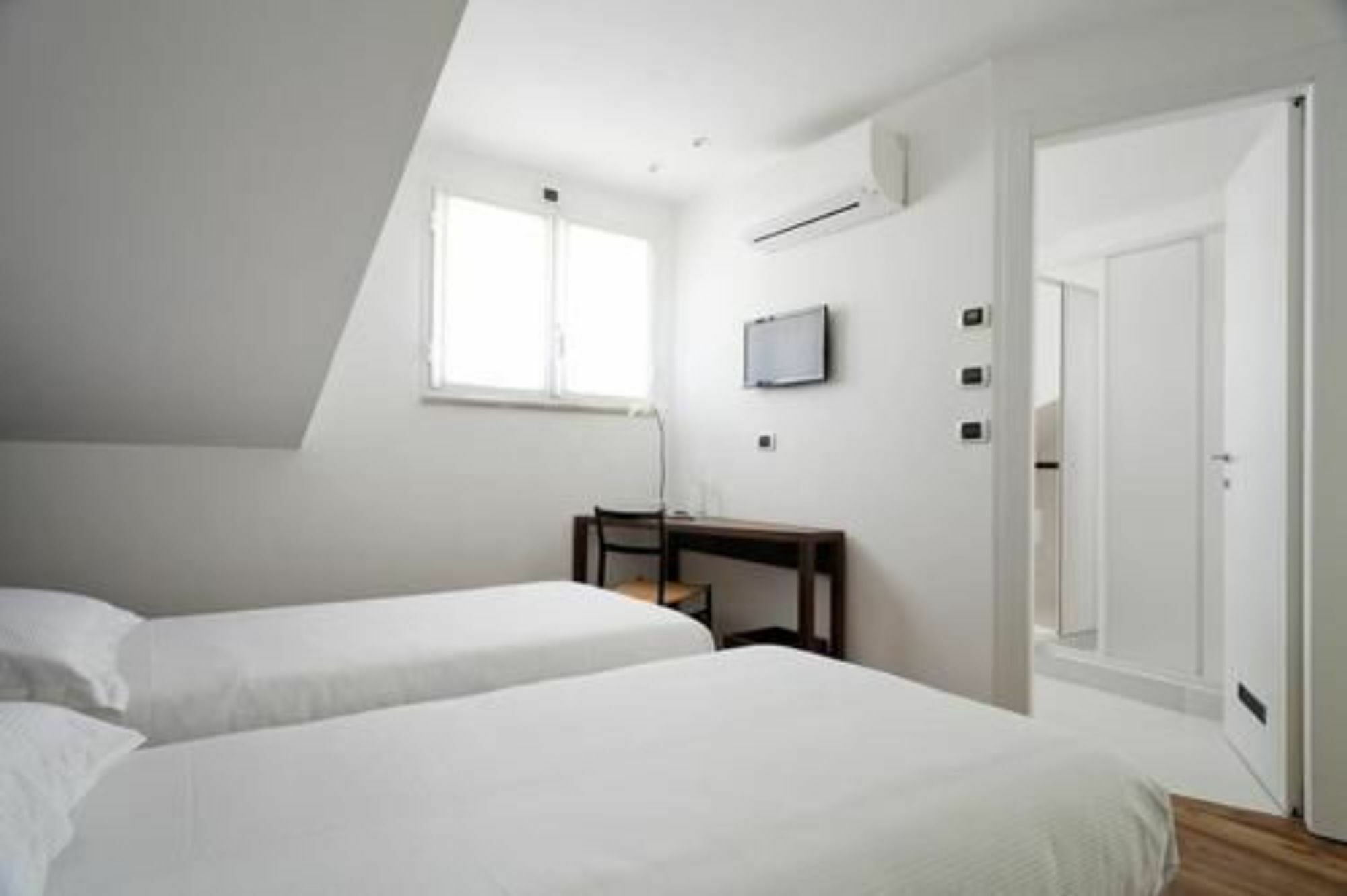 My Bed Hotel Milano Eksteriør billede